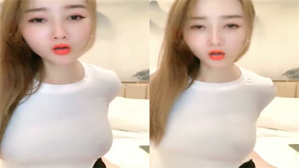 黑丝爆乳骚货跪舔口交 浪叫不断激情开干