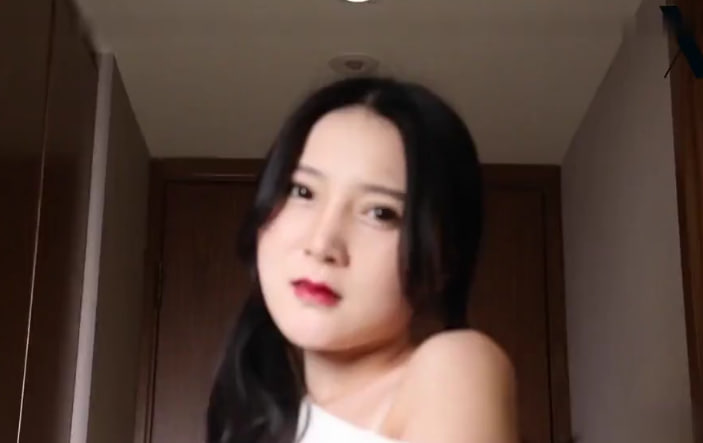 极品模特遭色淫师设局 摩铁实弹啪啪狂干到腿软