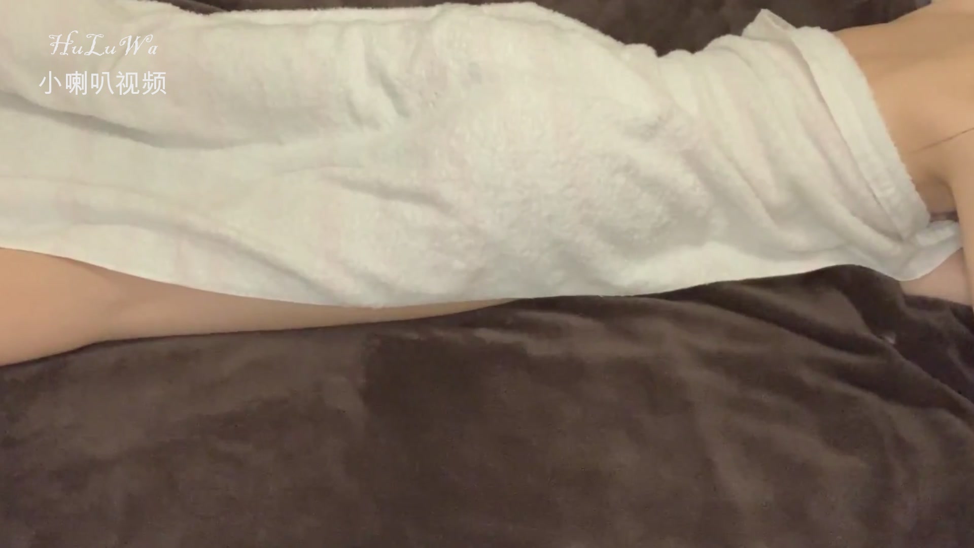 老中医按摩房沦陷！人妻骚穴饥渴主动求操，内射爆浆高潮不断！